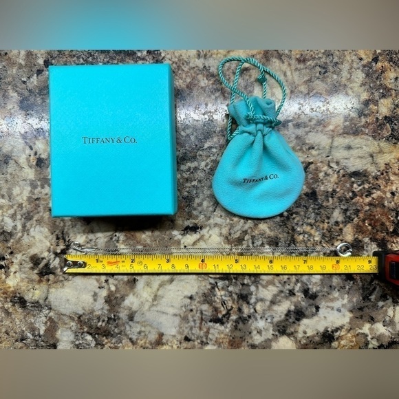 Authentic  Tiffany & Co. Elsa Peretti® Eternal Circle Necklace - Picture 3 of 4